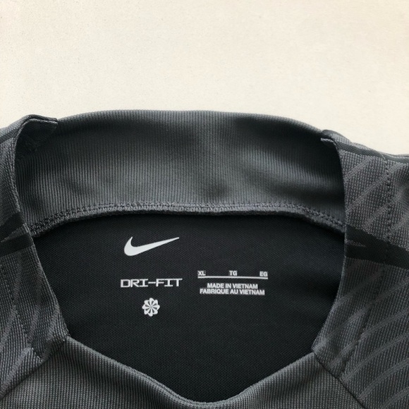 Nike Dri-FIT Strike Short Sleeve Soccer Shirt Black Size XL NWT - Picture 10 of 11